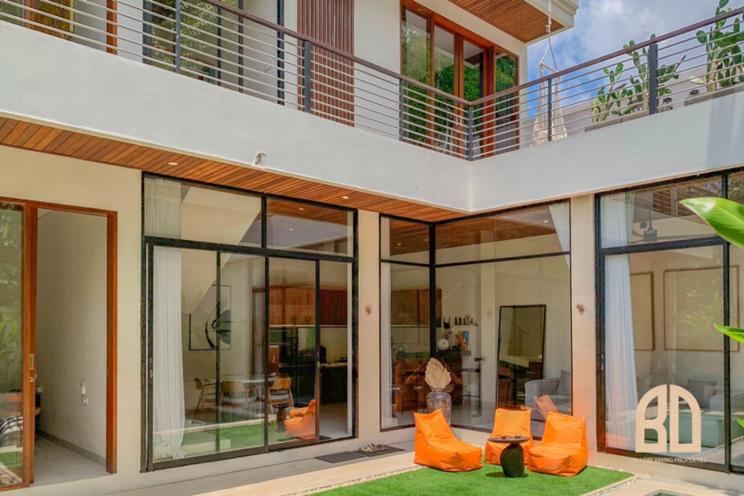 Villa image 1