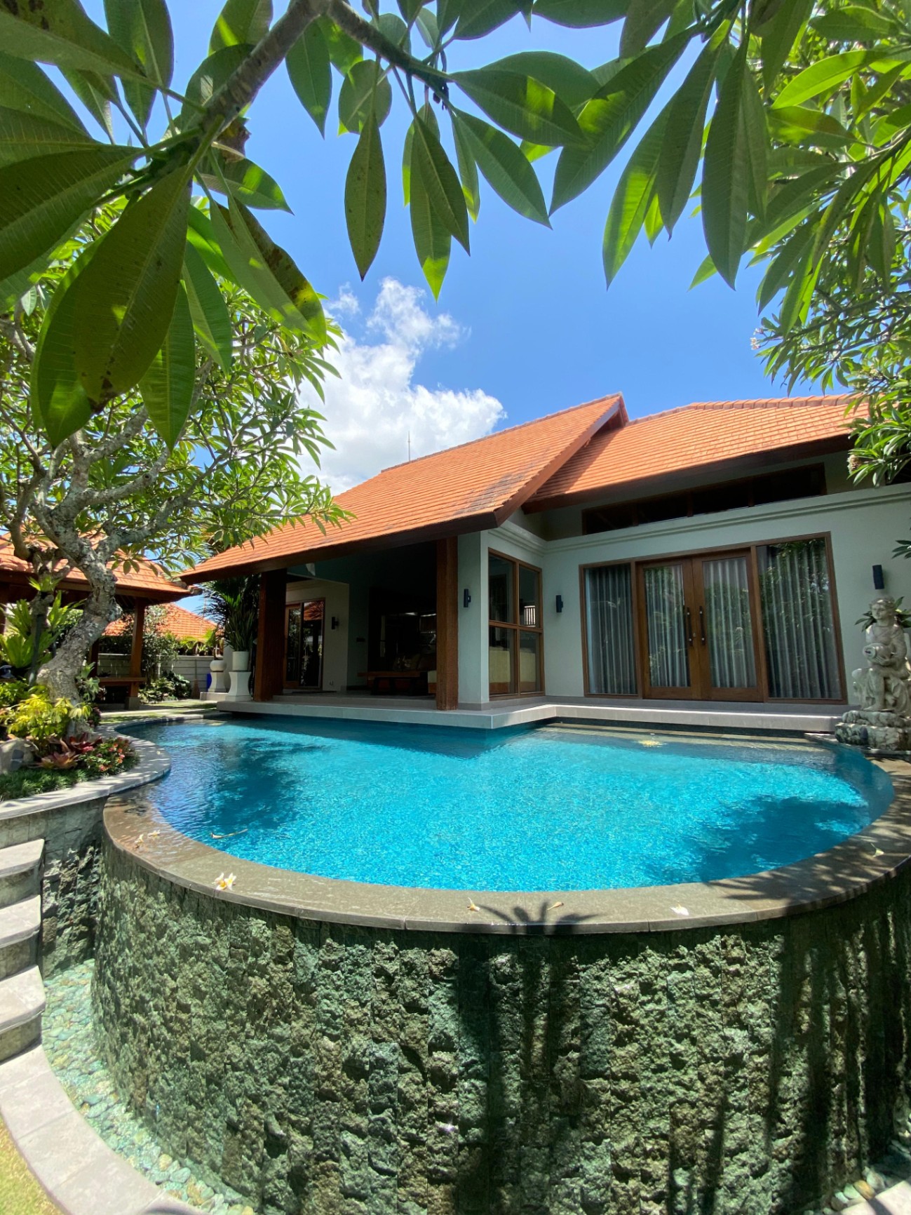 Villa image 1