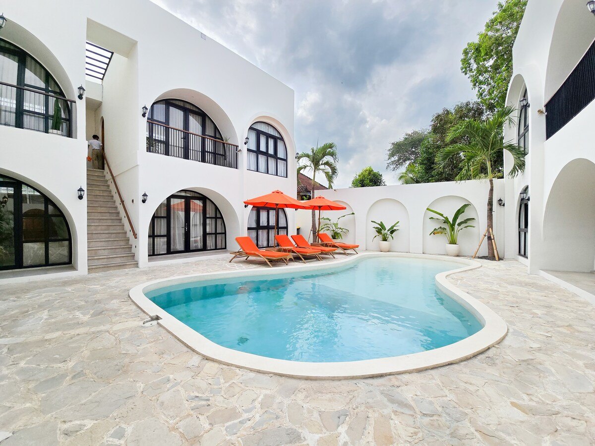 Villa image 1