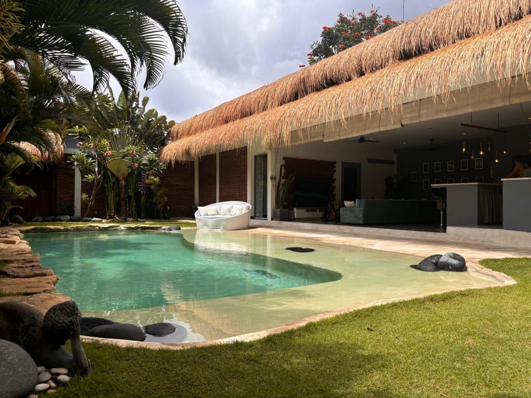 Villa image 1