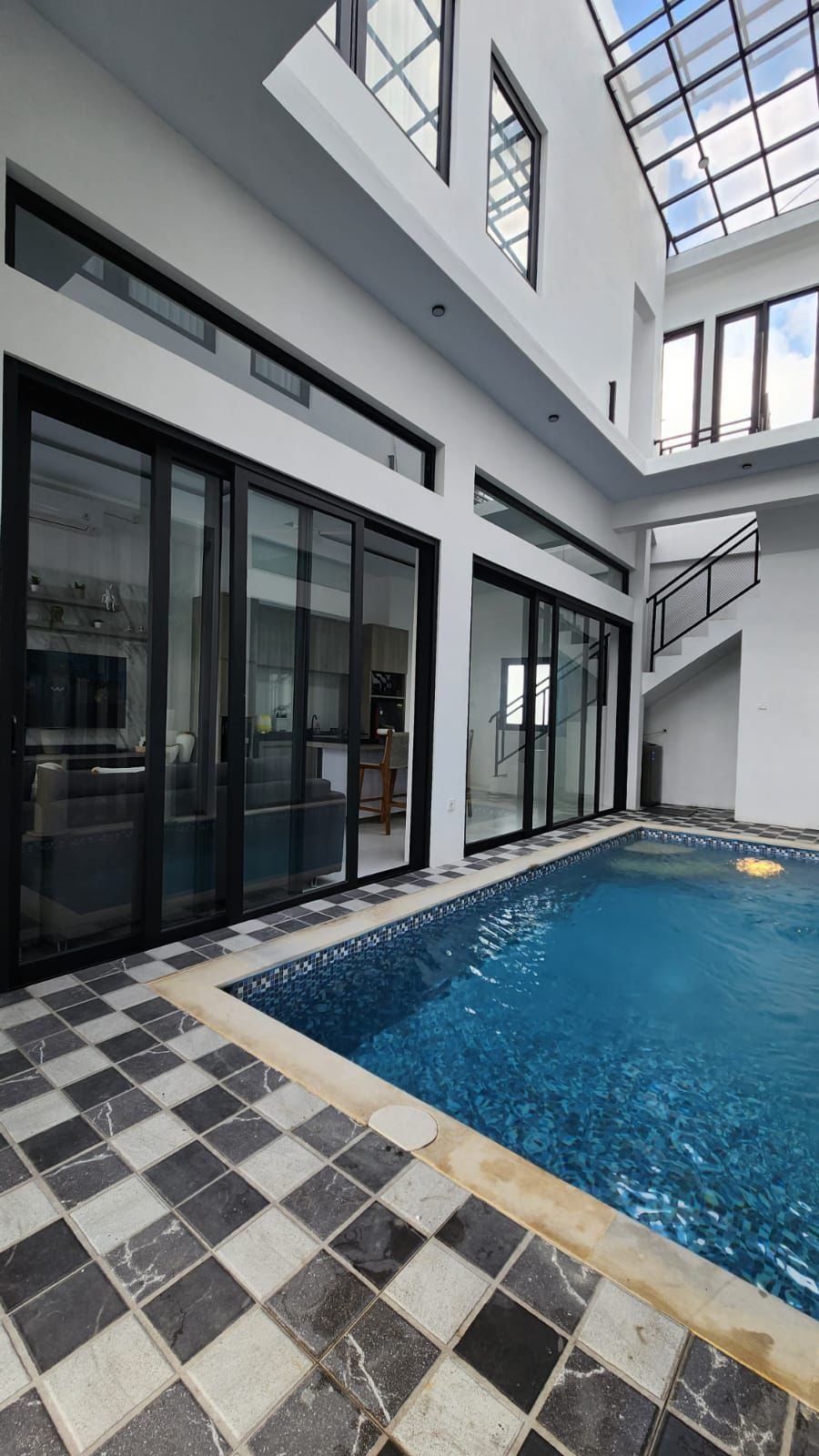 Villa image 1