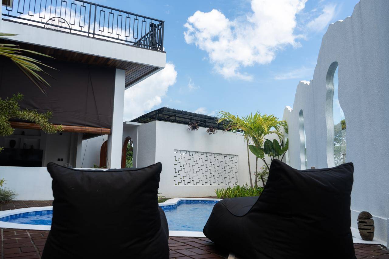 Villa image 1