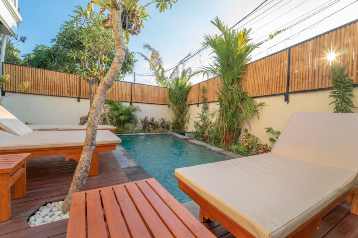 1 or 2 Bedroom Available in 3br villa Pererenan