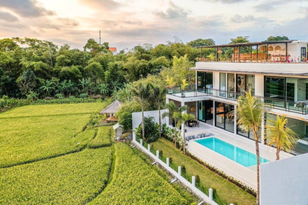 Villa image 1