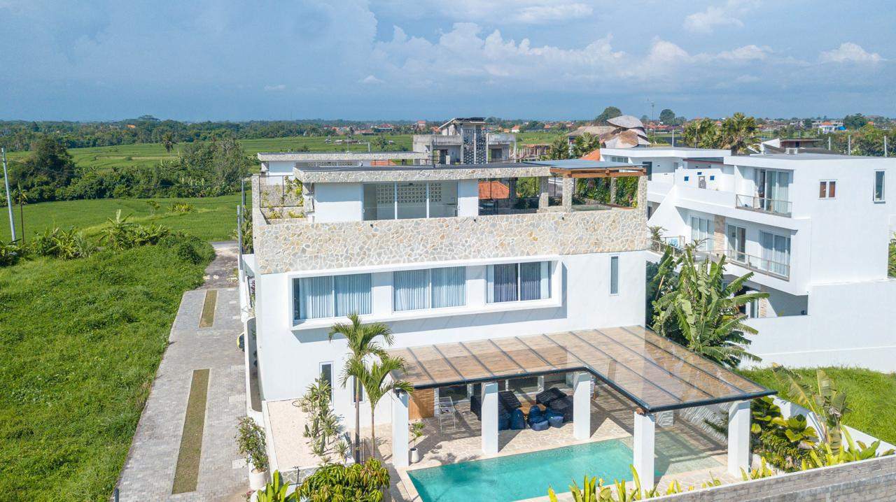 Villa image 2