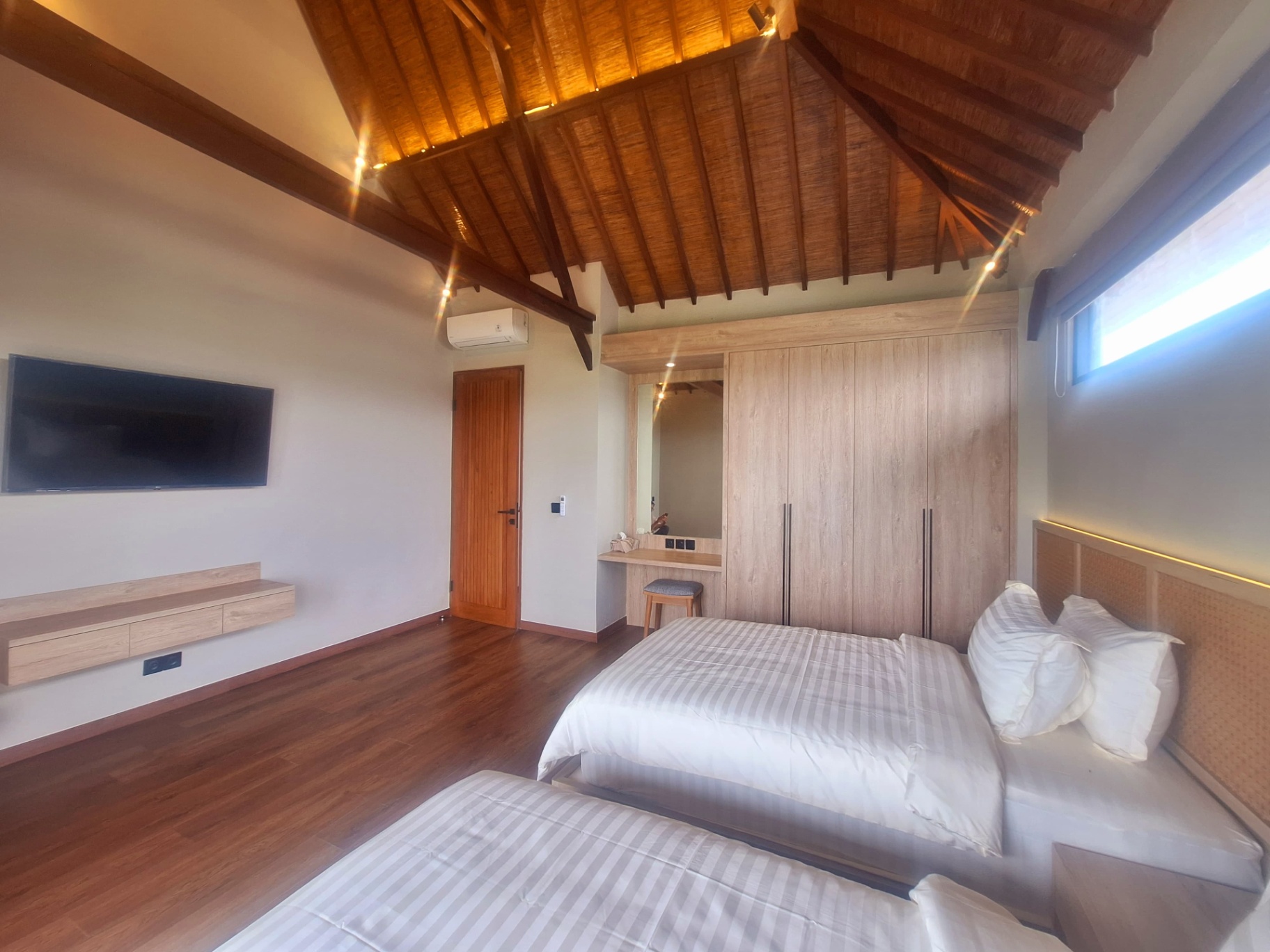 Villa image 2