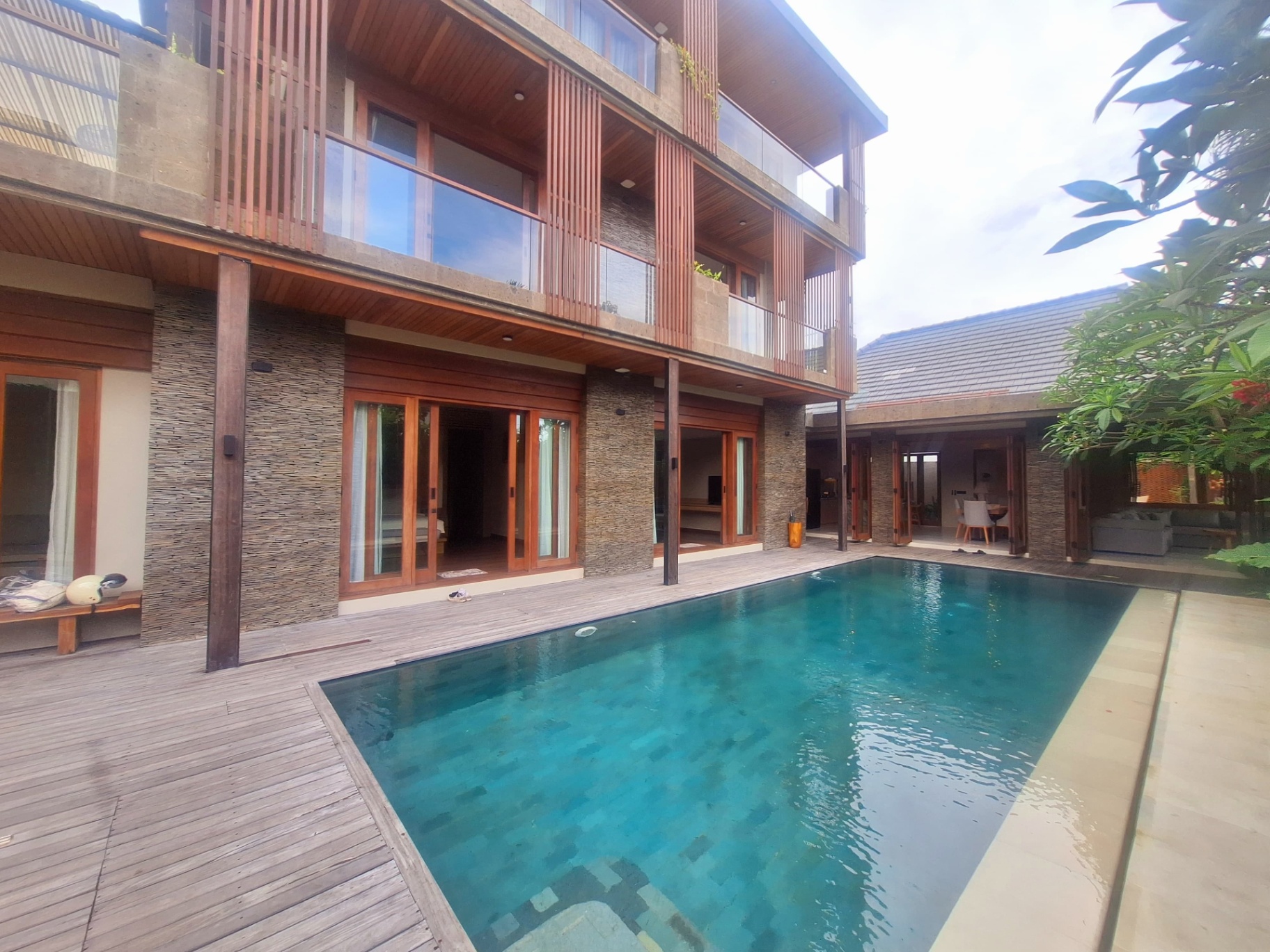 Villa image 1