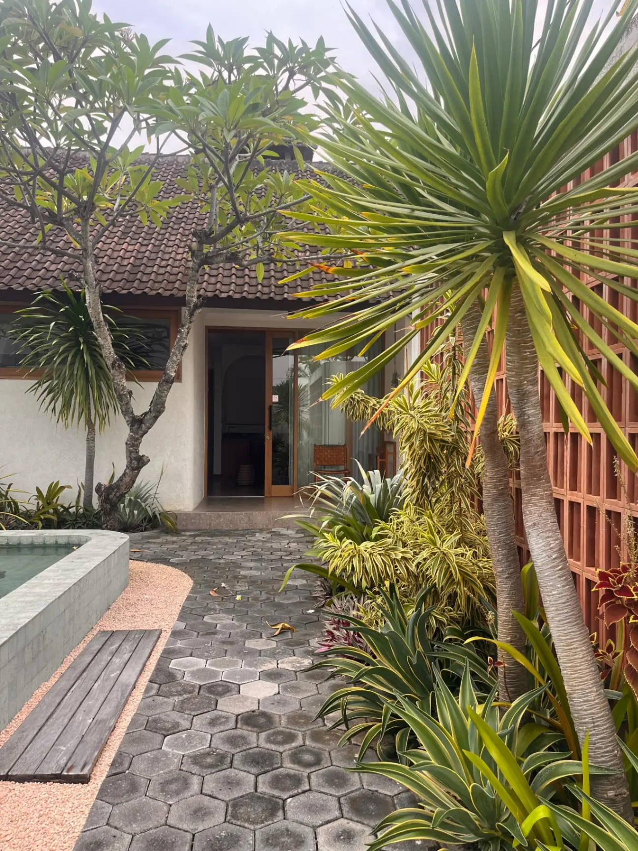 1 BEDROOM EXTRA LARGE APARTMENT IN SEMER-UMALAS. 