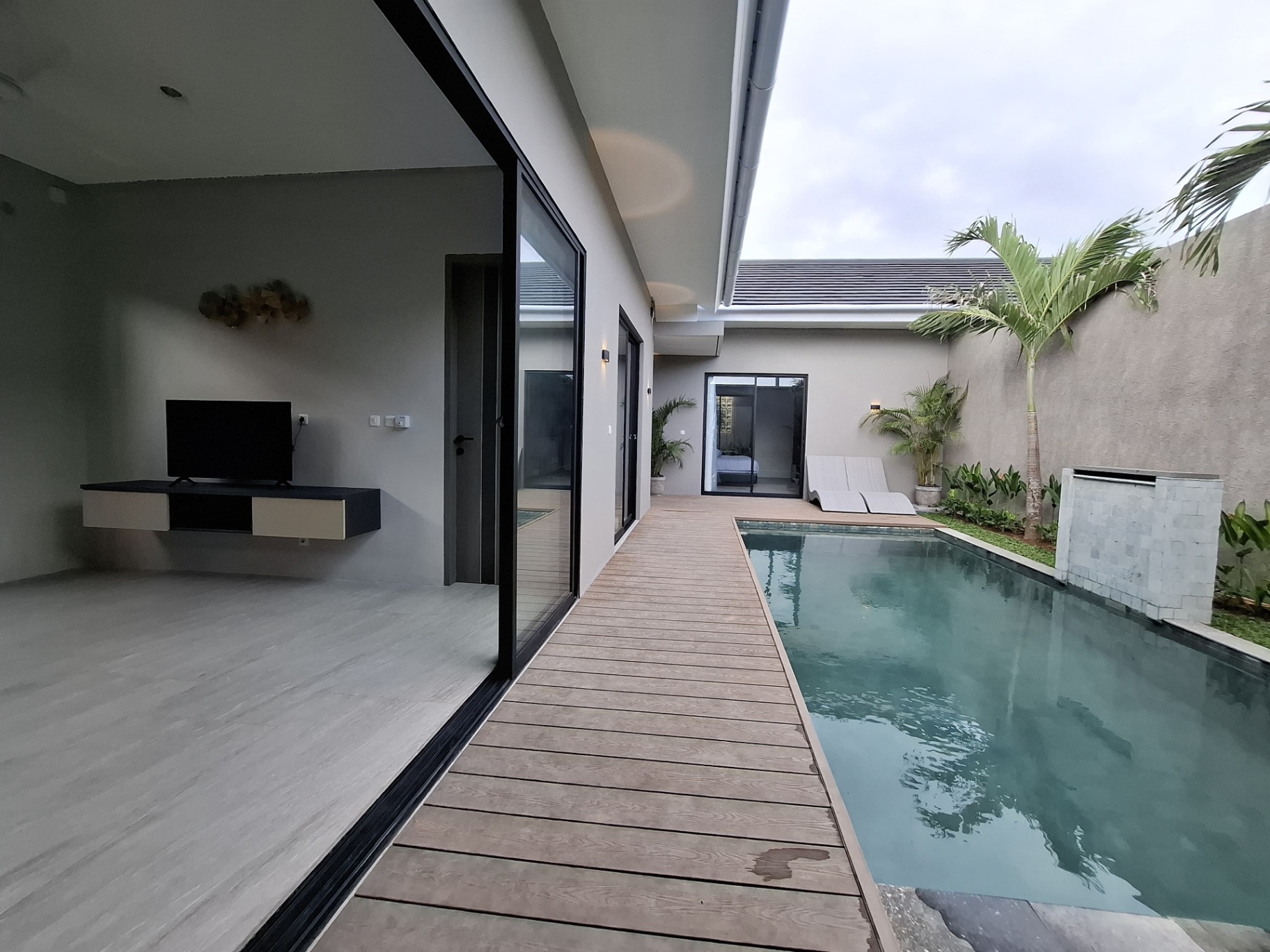 Villa image 1