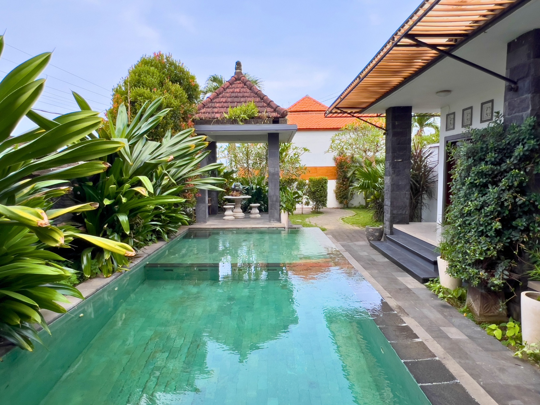 Villa image 1