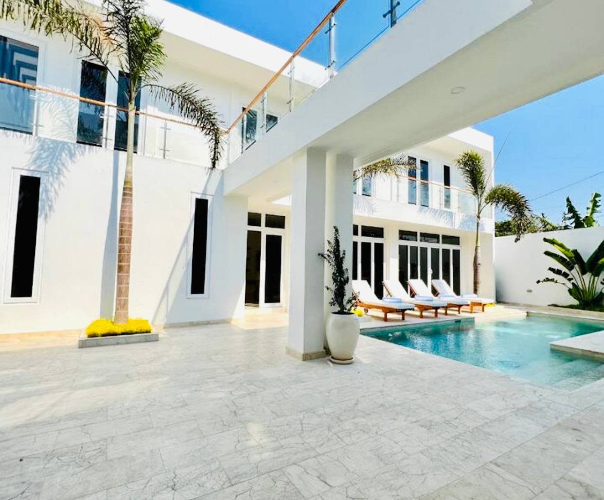 Villa image 1