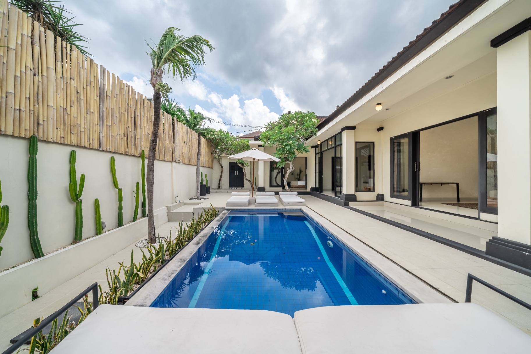 Villa image 1