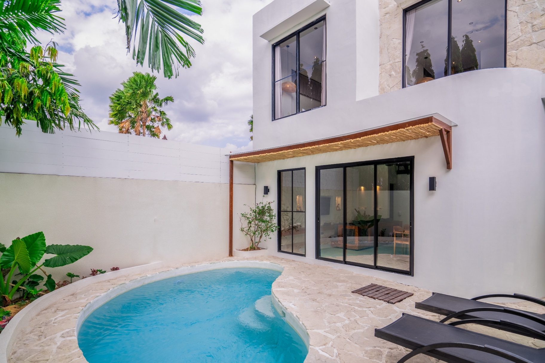 Villa image 1