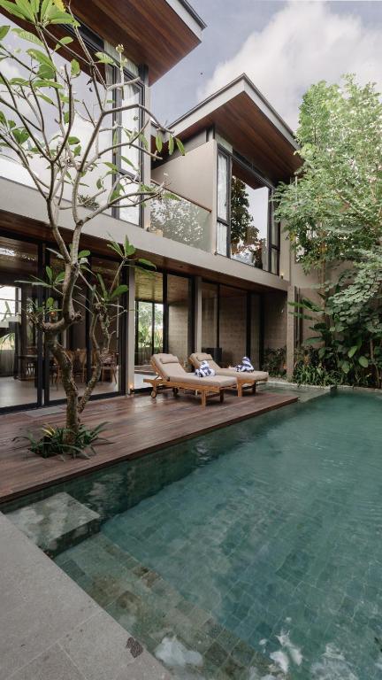Villa image 1