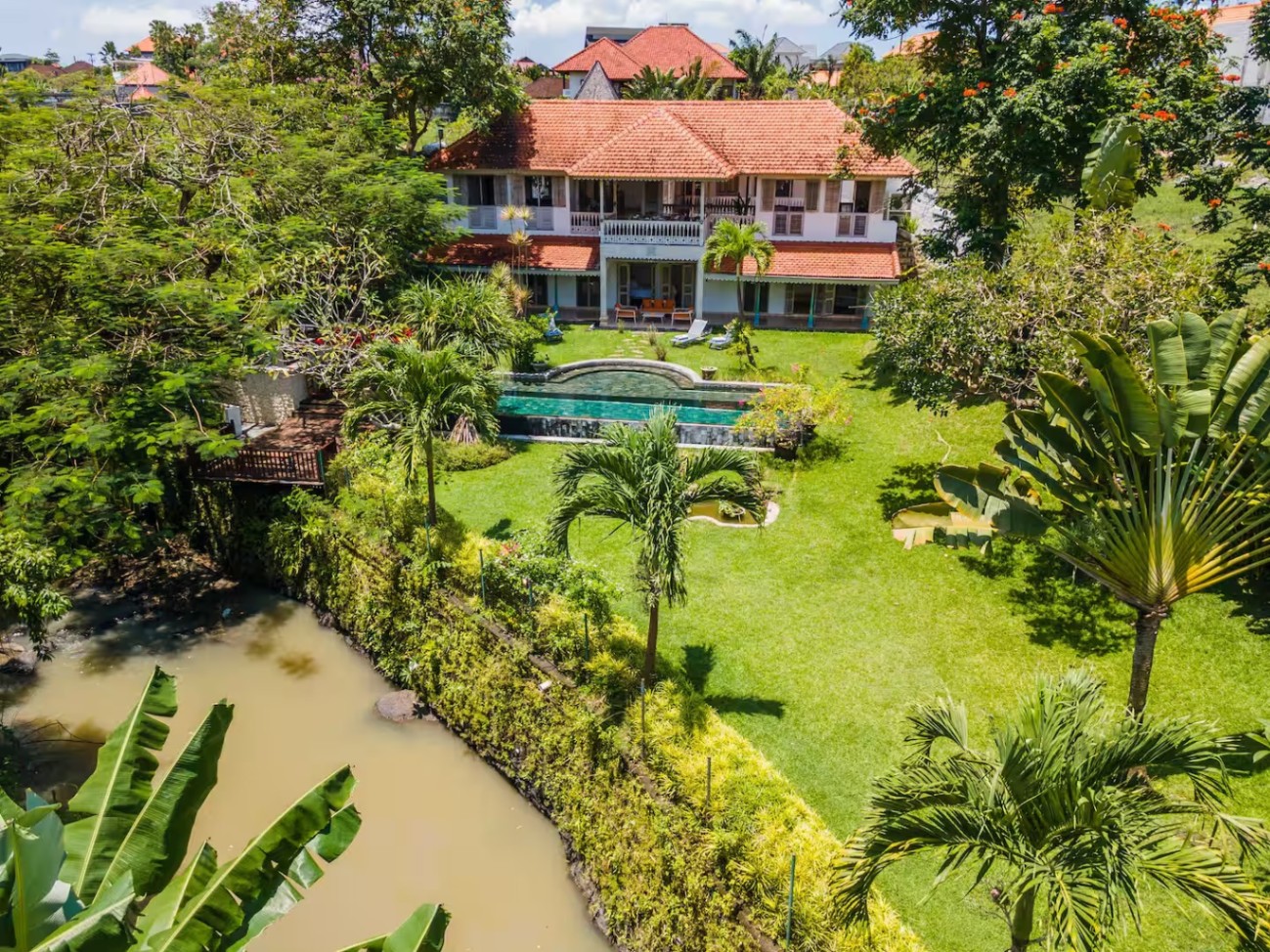 Villa image 1