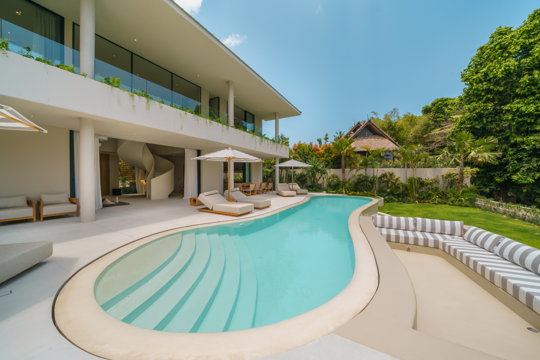 Villa image 2