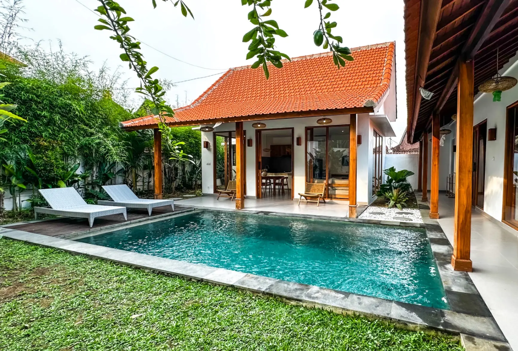 Villa Widhi 5 - 2 bedroom, Large Living, Garden & Pool in Babakan