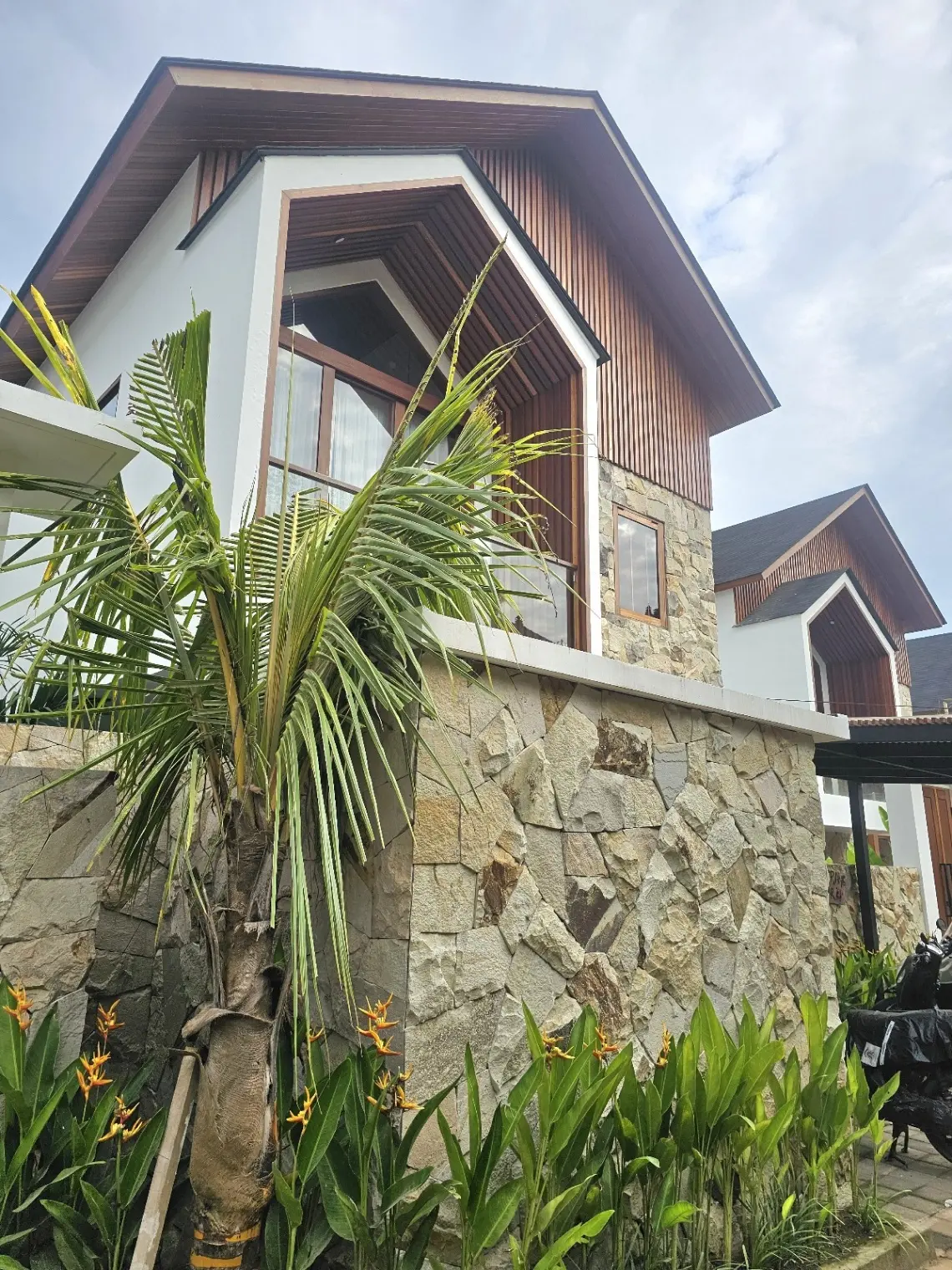 Stylish 2BR Jungle View Villa in Cepaka