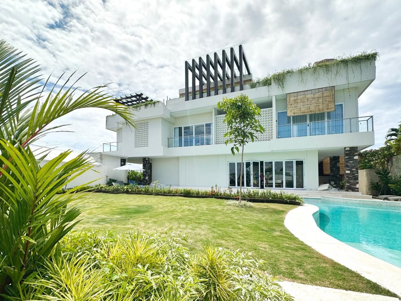 Villa image 1