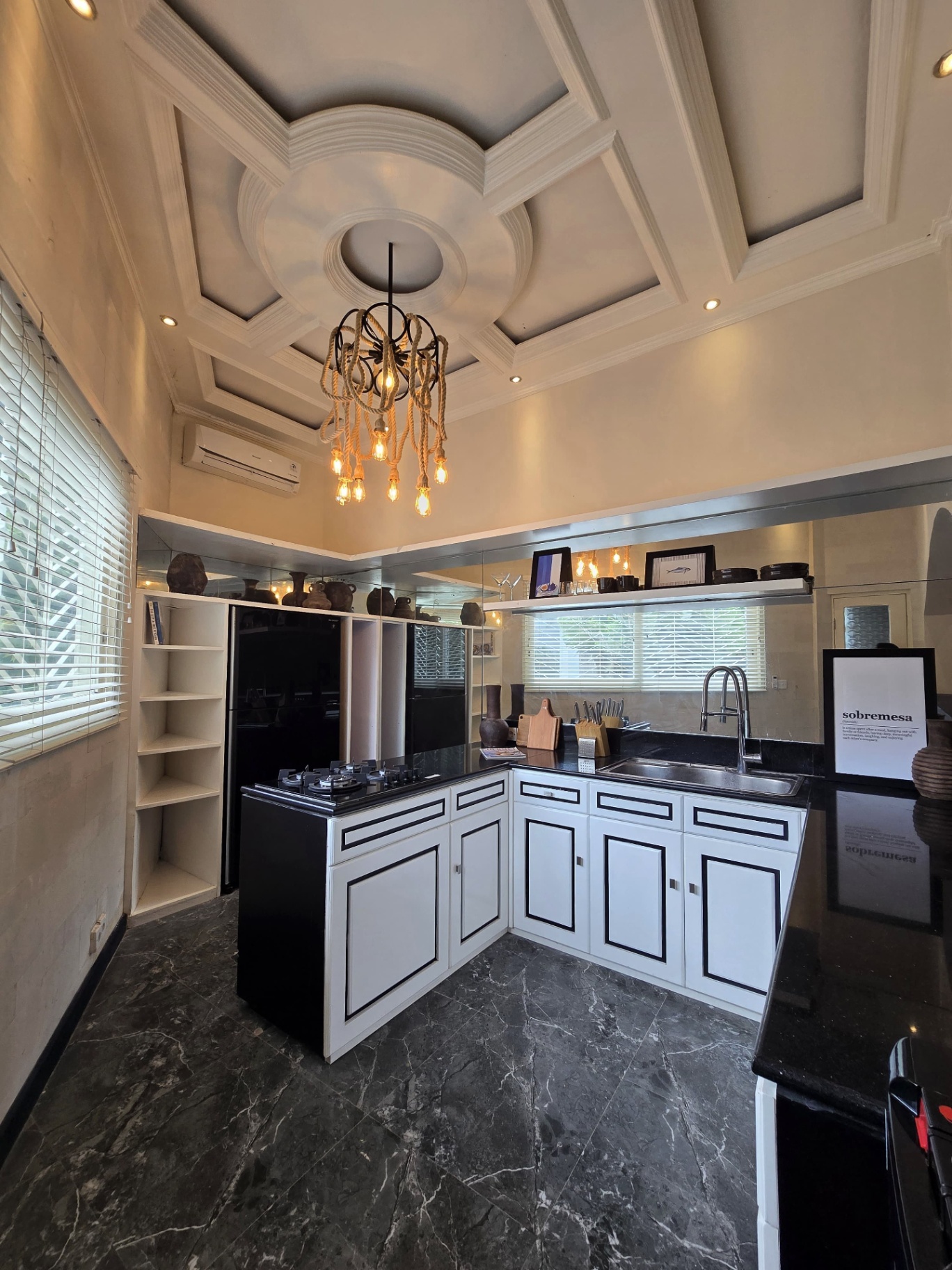 Villa image 2