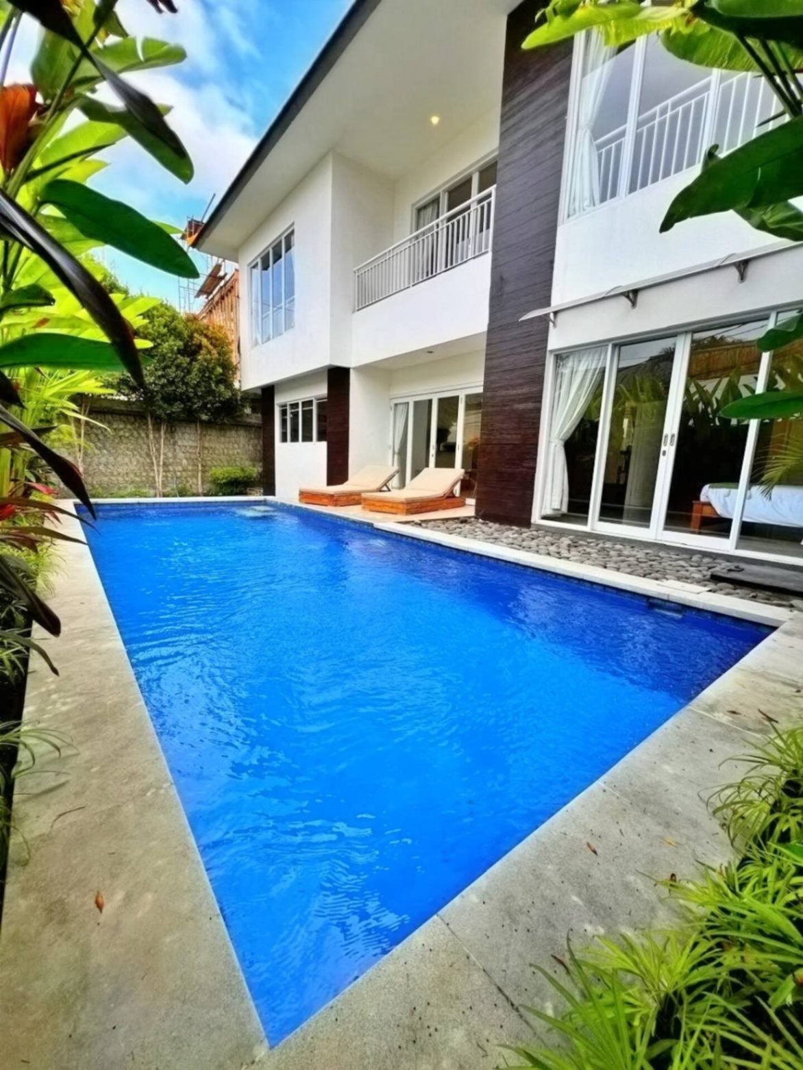 Villa image 1