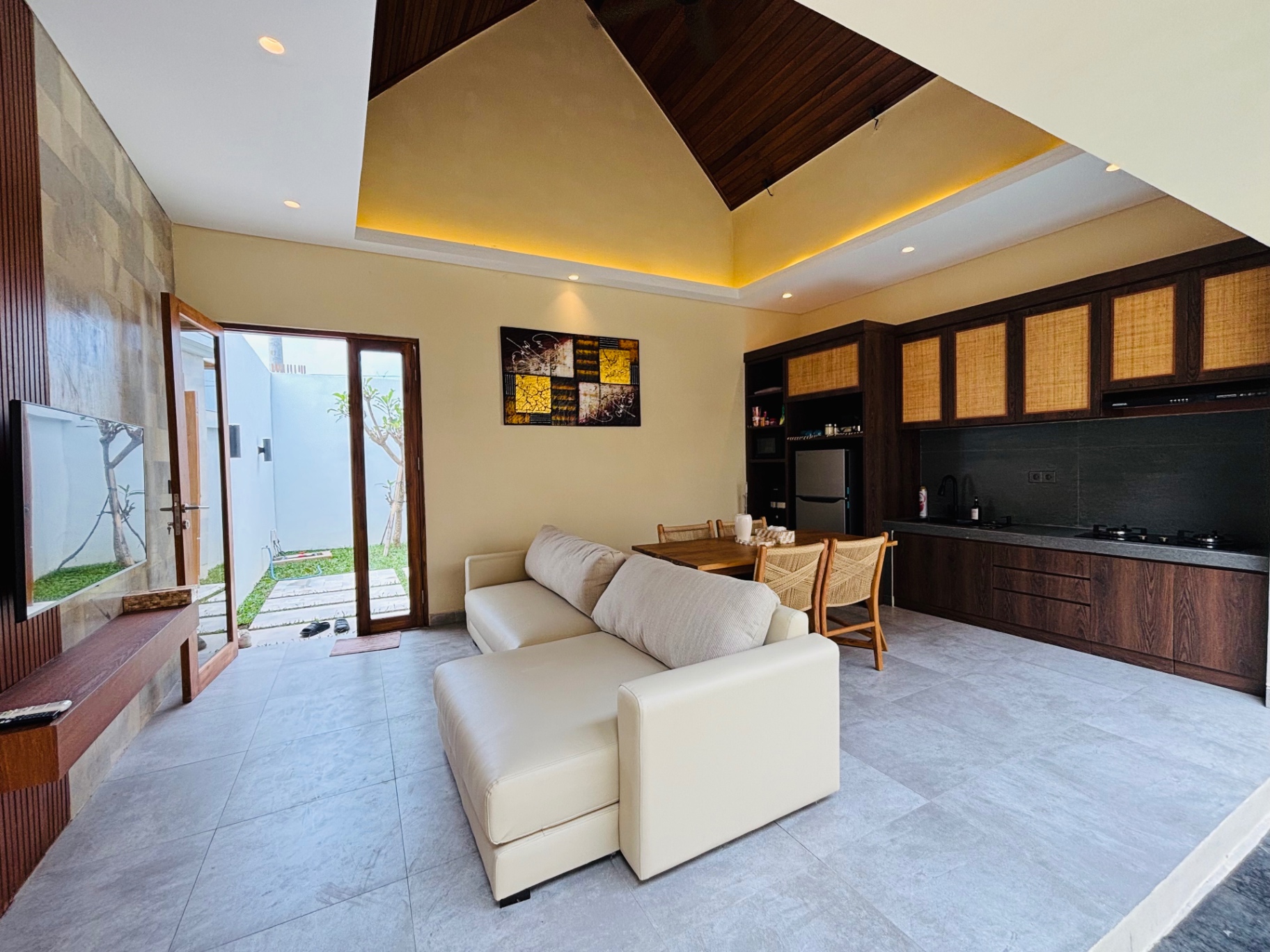 Villa image 2