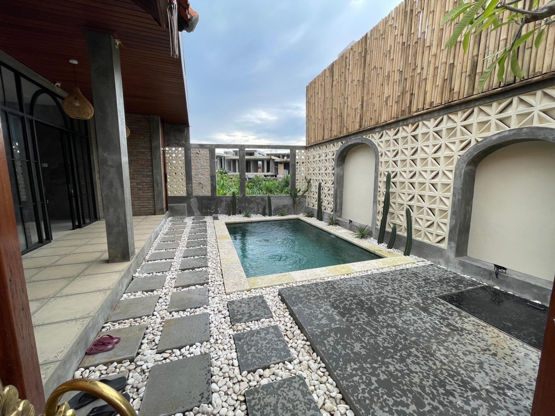 Partially furnished villa in Canggu