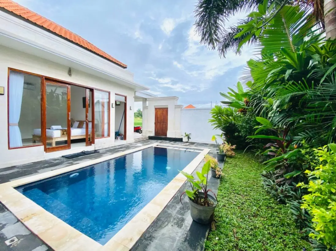 MODERN BALINESE 2-BEDROOM VILLA WITH RICEFIELDS VIEW IN BATU BOLONG – AF357