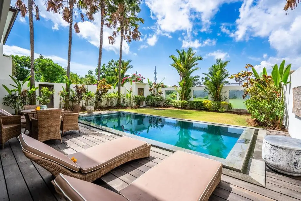 Stay Close to Everything in Seminyak – Modern Pool Villa for Rent!