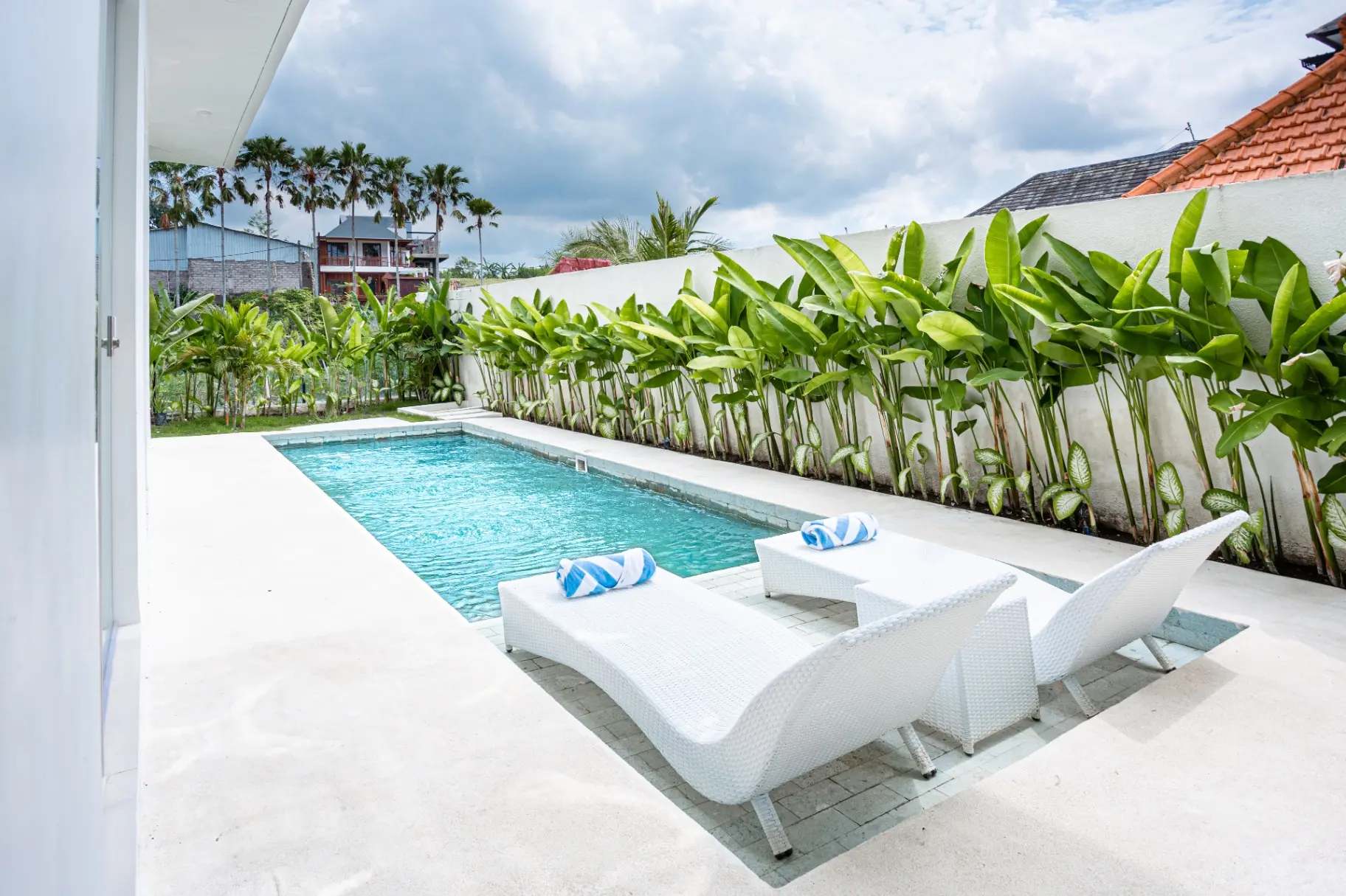 2 bedroom quiet & luxury villa with pool, gym and sauna 