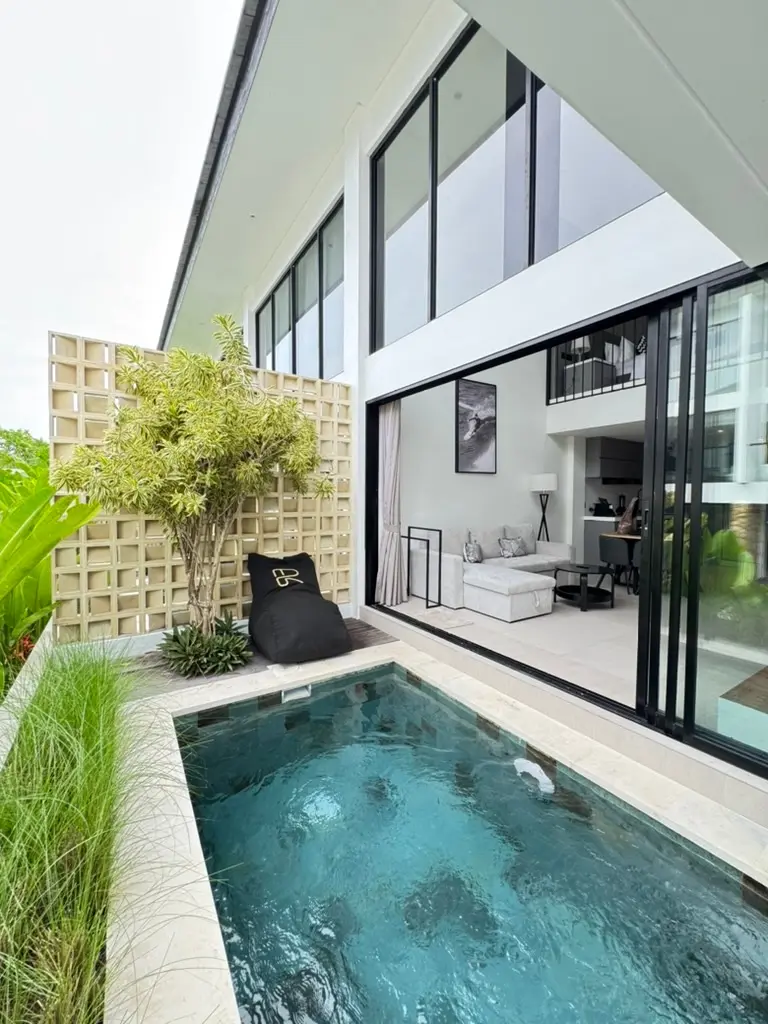 Plunge Pool - The R Apartment Pererenan