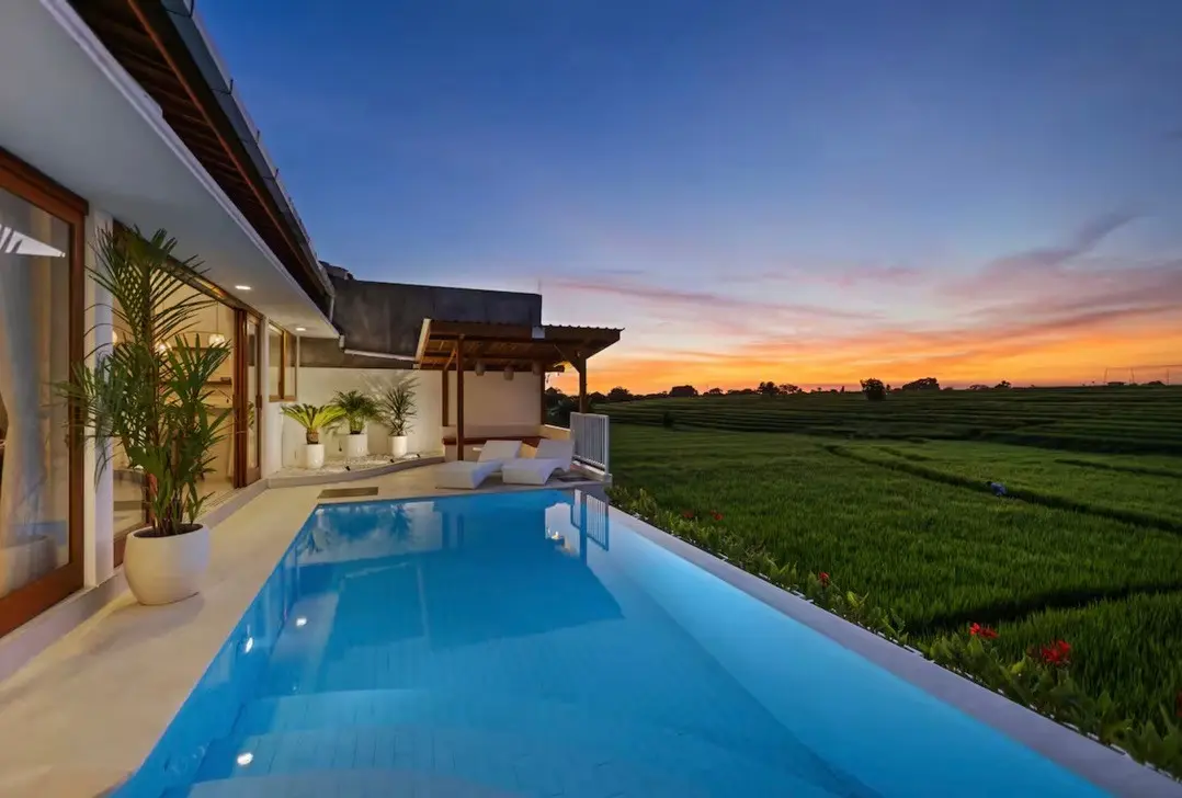 The R Villa Swantika - Rice Field Views, Walk to Obsidian Gym