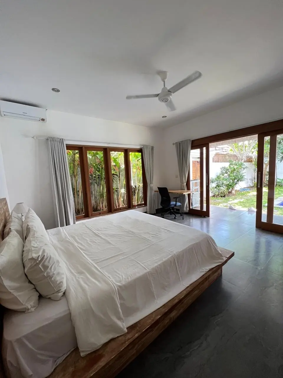 Master Room · Private Bathroom&Desk in Canggu Villa (No Construction around!)