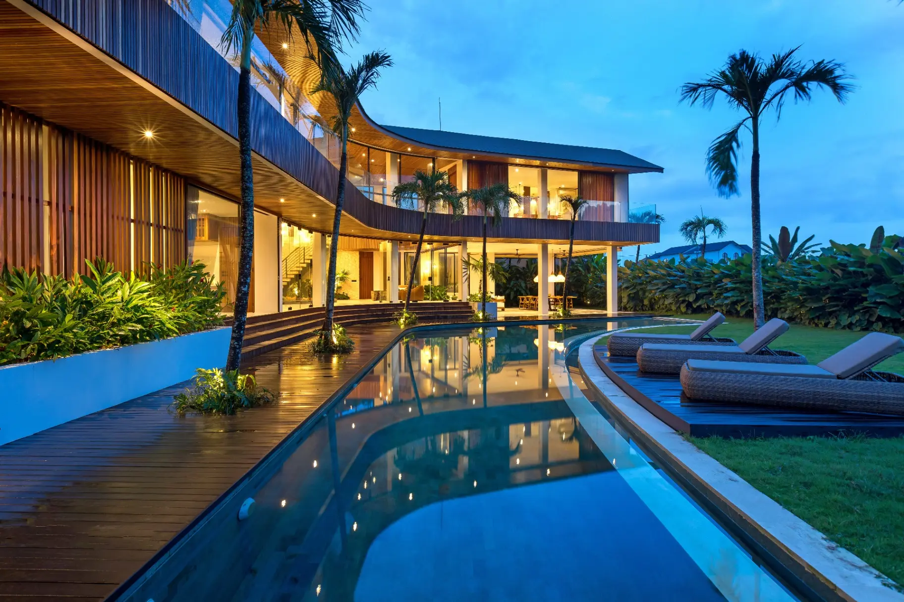 Stunning 5+2 Bedroom Villa by Renowned Spanish Architects Biombo in Pererenan 