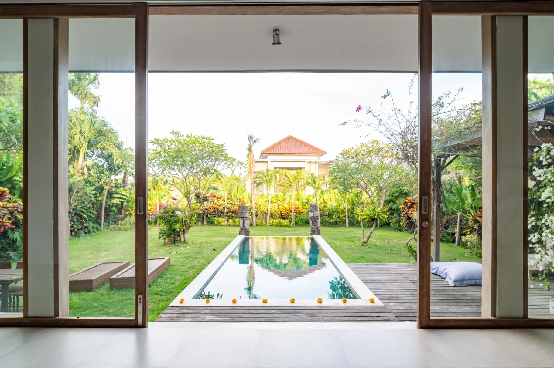 Elegant 5-Bedroom Family Villa with Spacious Garden in Berawa