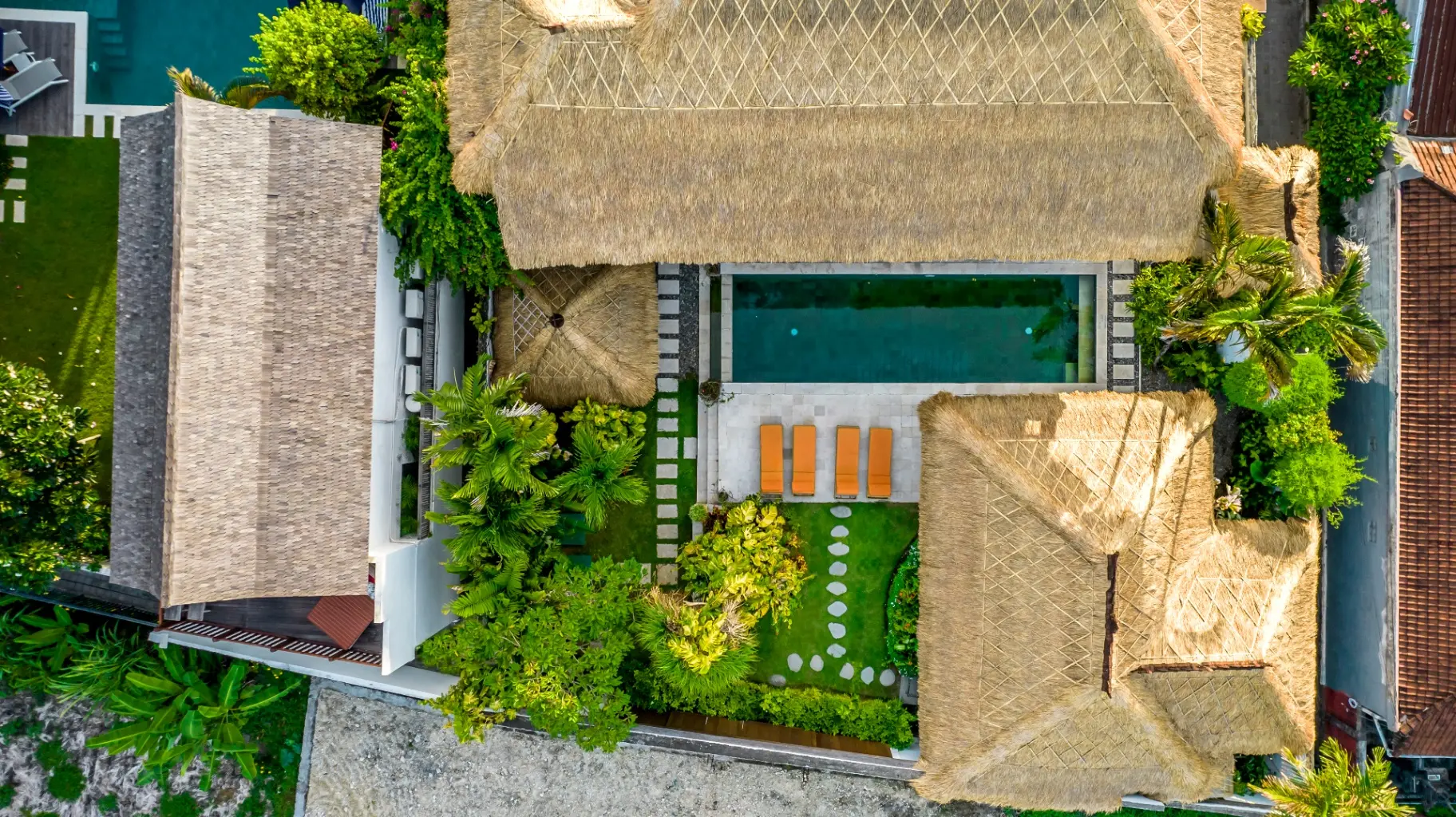 Villa Gading - Stunning 4BD Villa near Seminyak Beach
