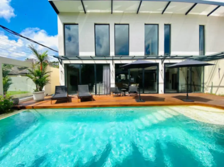 4 Bedrooms Villa Walking Distance to Berawa Beach