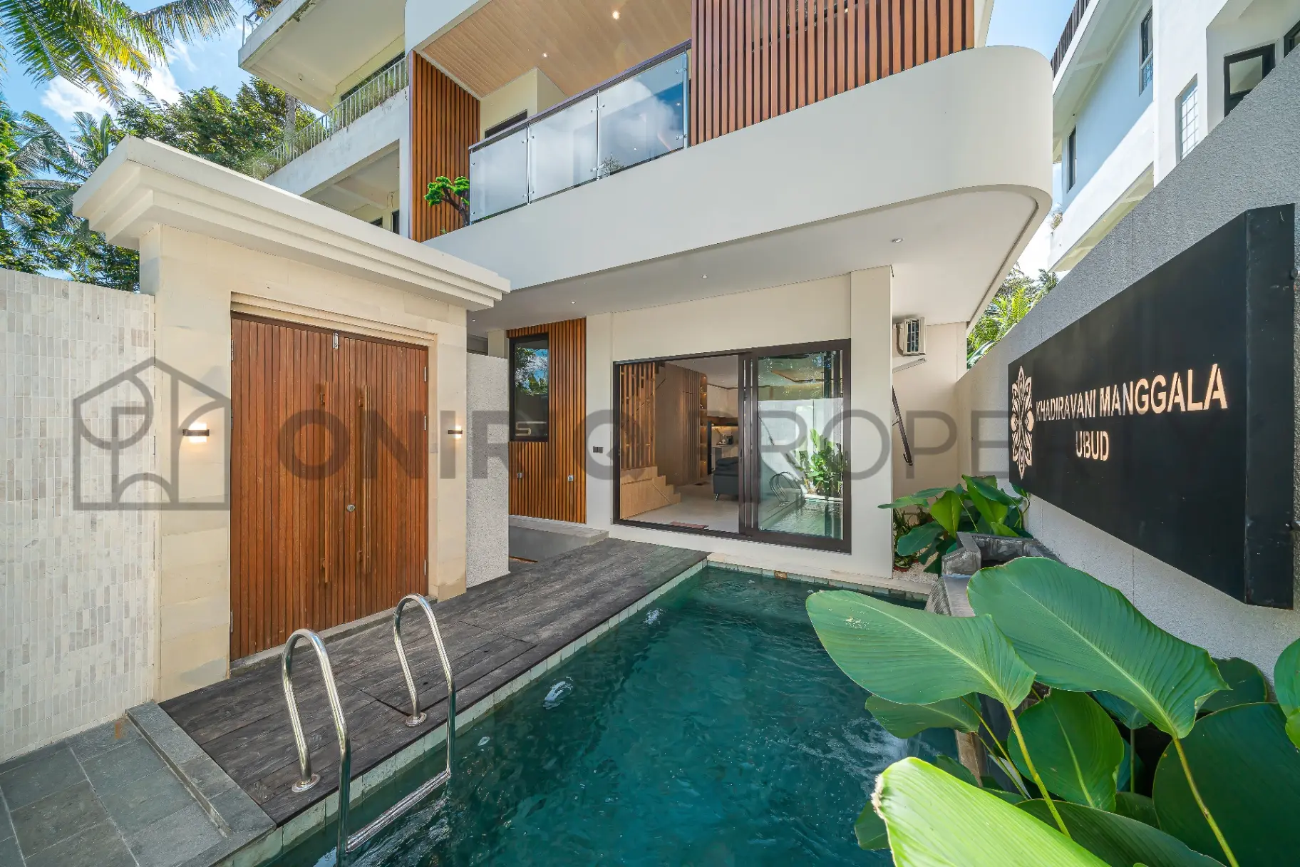 Villa KMU - Modern 3-Bedroom Villa in the Peaceful Area of Ubud..