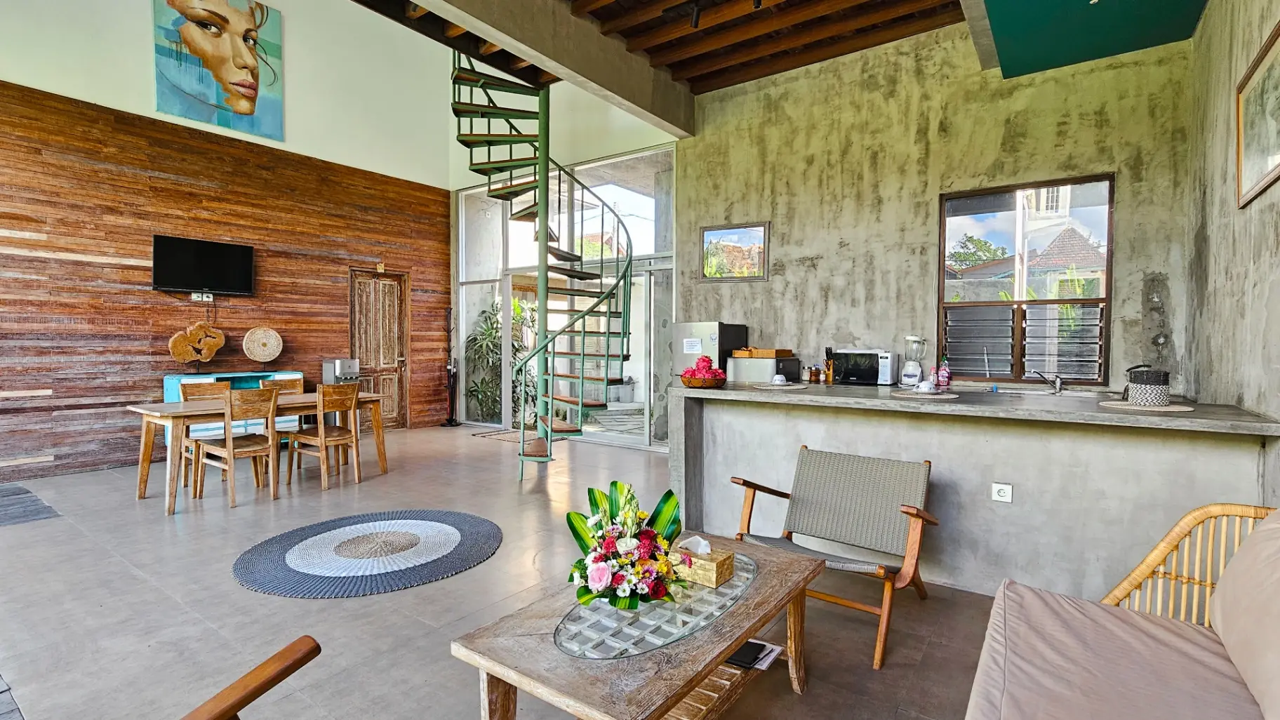 4-bedroom Rustic Industrial Villa in Canggu