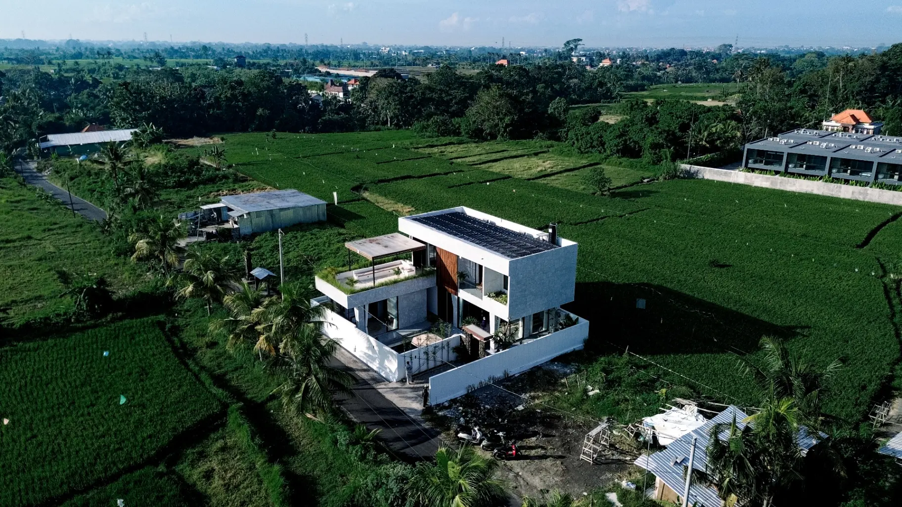 Villa Tanggu – 3 Bedroom Brand New Modern Villa in the middle of rice field