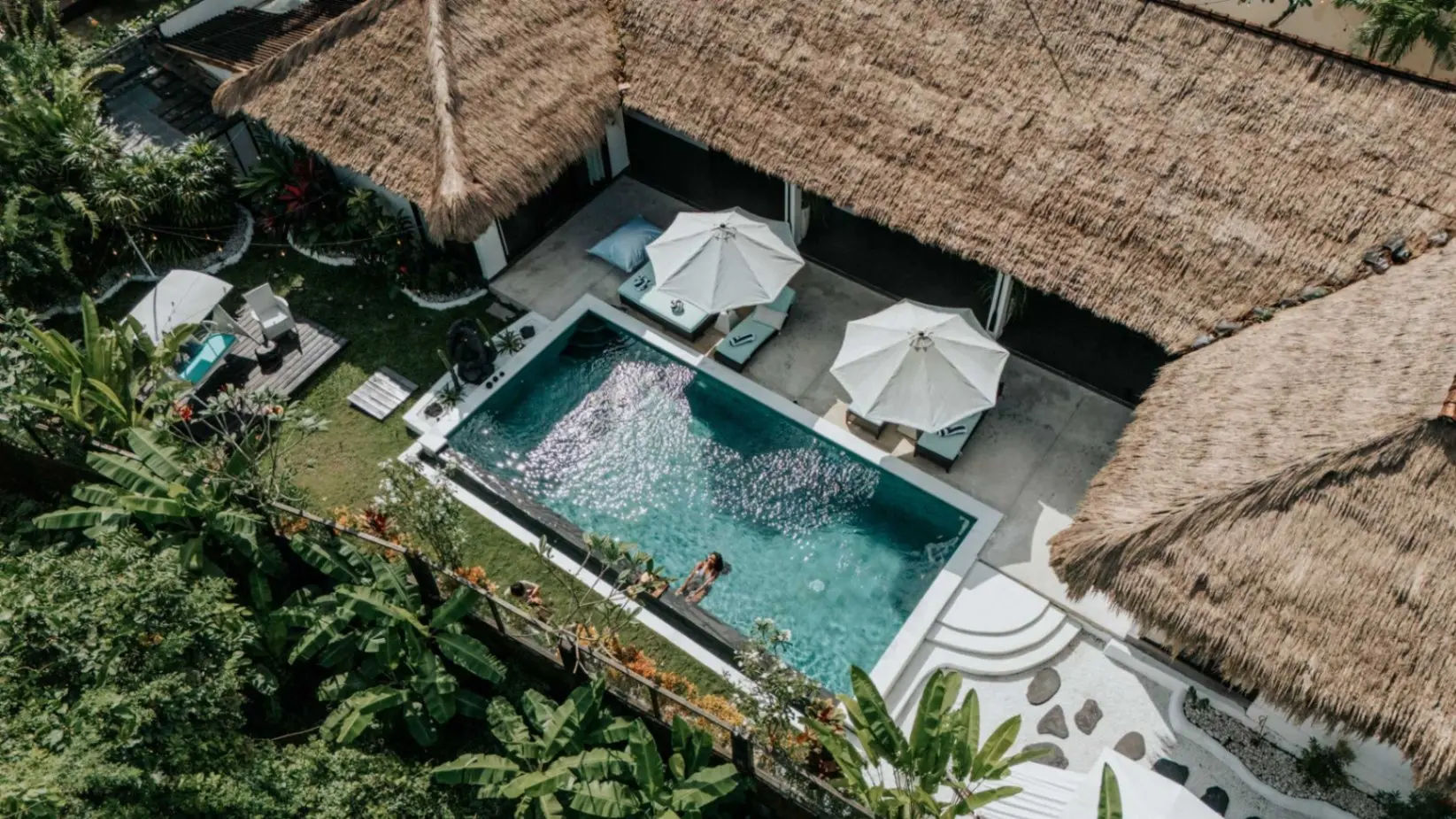 4-Bedroom Villa with Tranquil Chill-Out Zones in Buduk