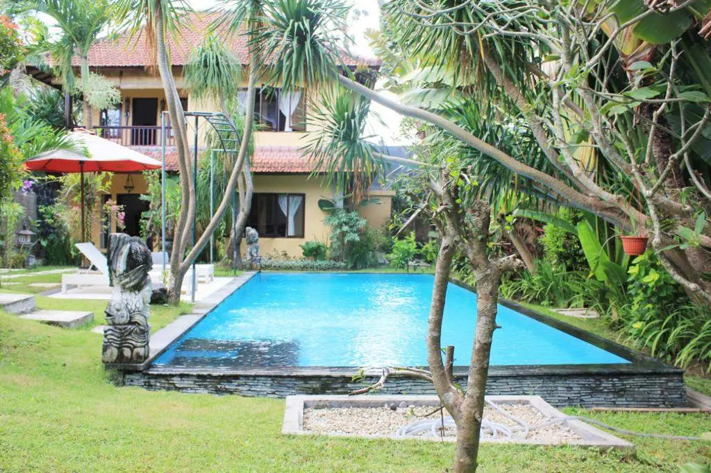 3 BEDROOM VILLA WITH HUGE GARDEN IN UMALAS - AF483