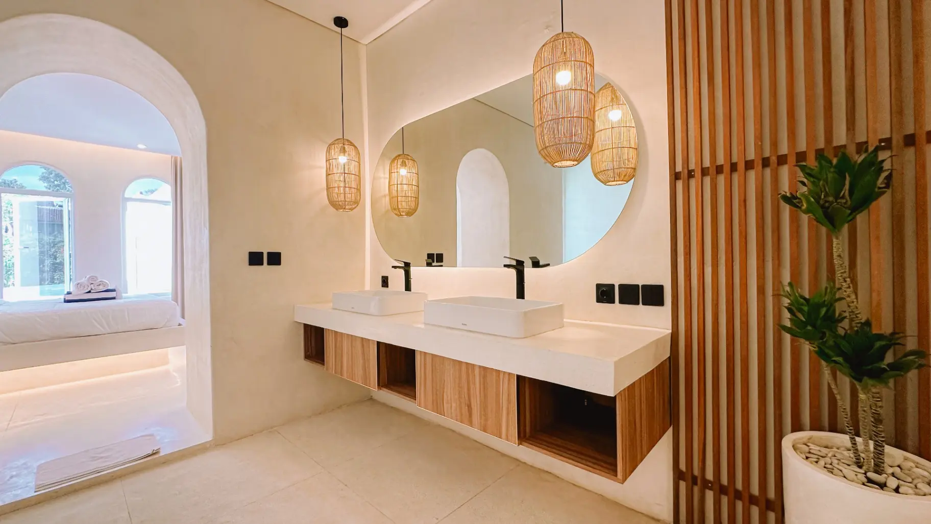 4BR Villa w/ Rooftop Jacuzzi