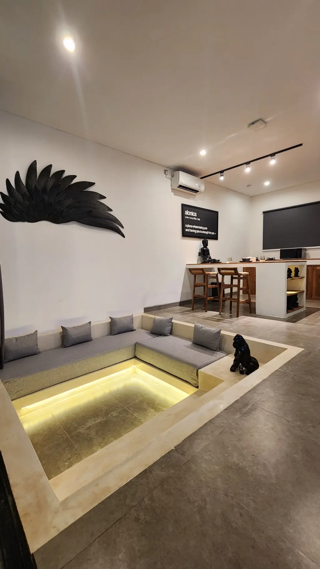 Villa For Rent Modern 1 Bed Tibubeneng Badung EK-3098