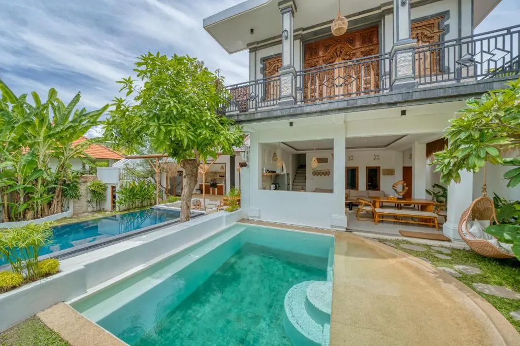 Villa For Rent Astana 9 Bed Pererenan,Canggu EK-2511