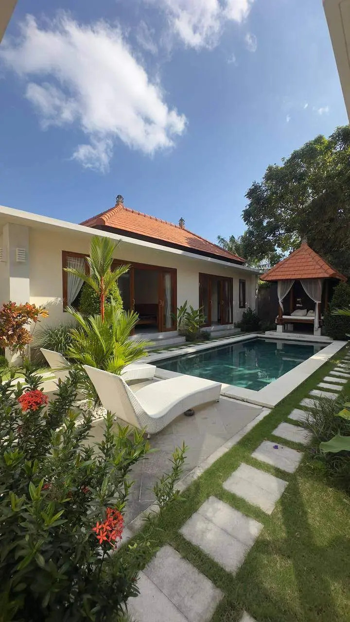 Modern 3 Bedrooms Villa in Berawa Canggu 