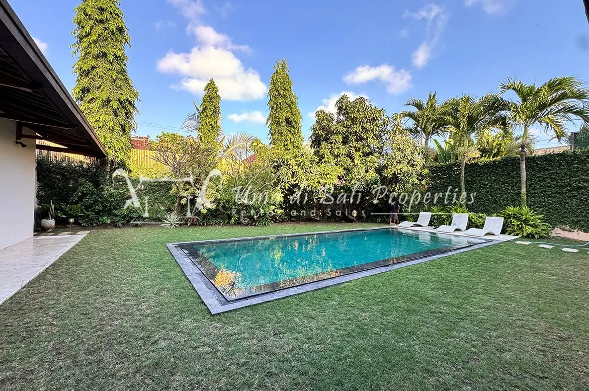 BIG GARDEN 3BR VILLA FOR RENT AT CENTRAL BERAWA | IP 698