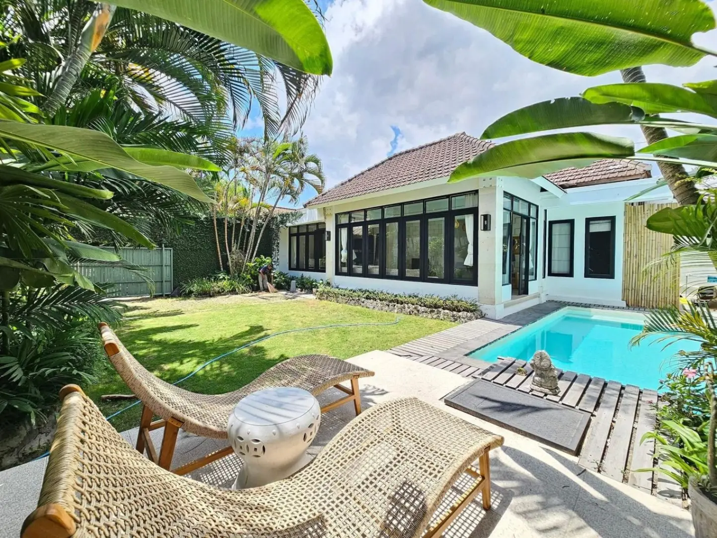 *Location*: Banjar Semer, Kerobokan area *Proximity*: - 1 mins to Plumber Arms