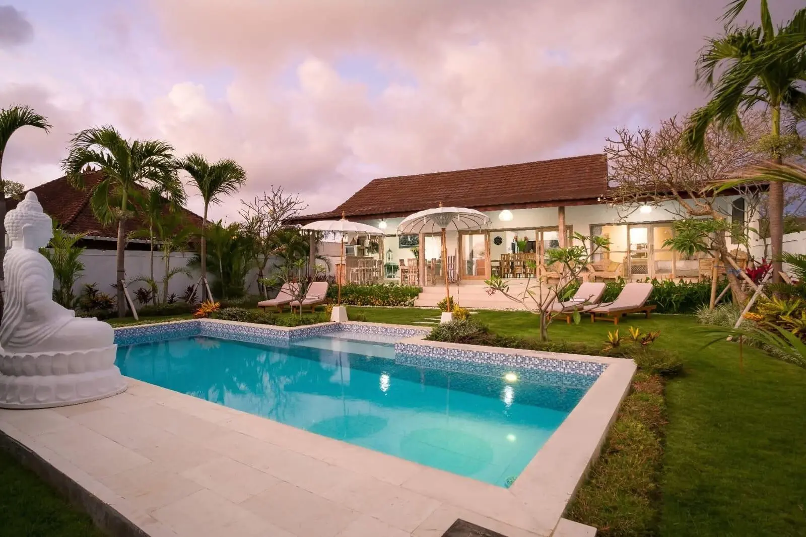  Luxury 2BR Villa w/ Private Pool & Garden Oasis
