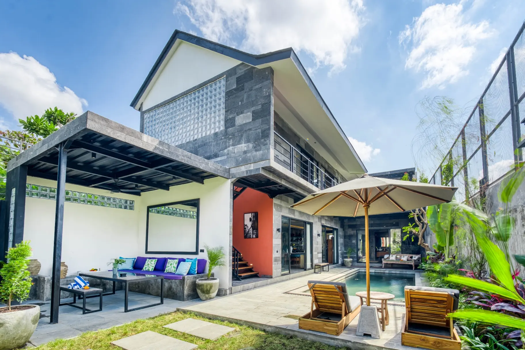 Villa Daybreak – Modern Industrial-Tropical 5 Bedroom Luxury Villa in Berawa!!
